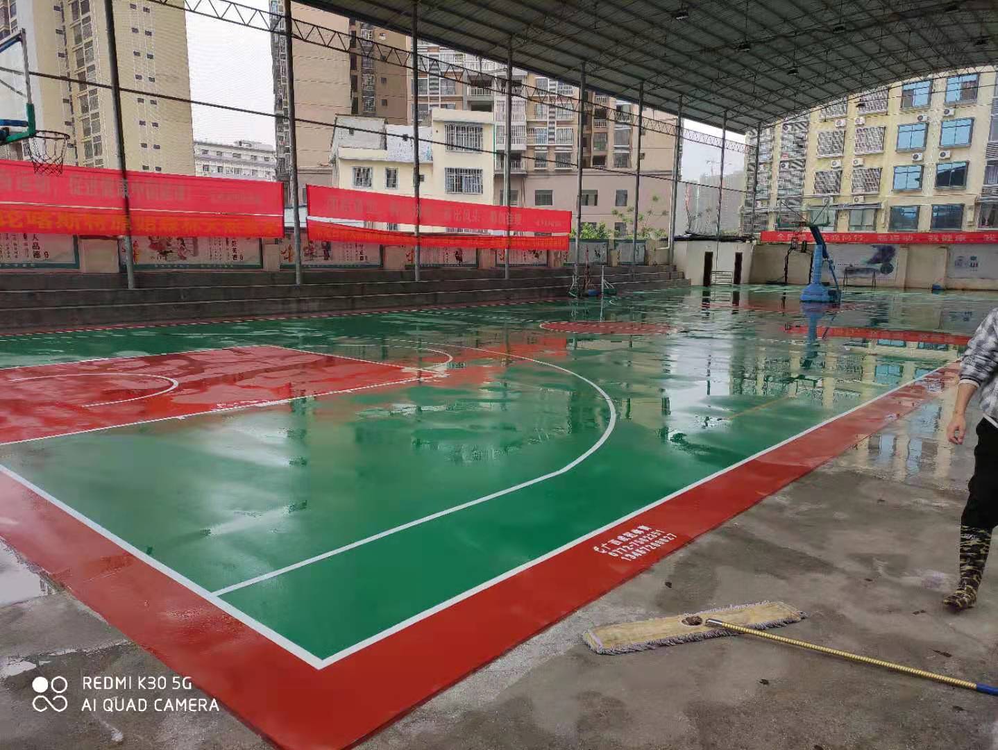 廣西河池市宜州區(qū)中醫(yī)院硅PU籃球場翻新硅PU羽毛球場鋪設(shè)